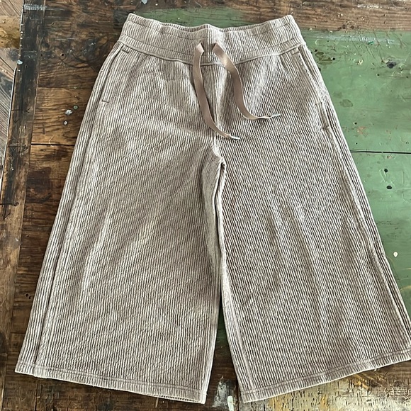 Lululemon Retreat Yourself Crop | Heathered Soft Sand | LW6AWWS - Picture 4 of 6